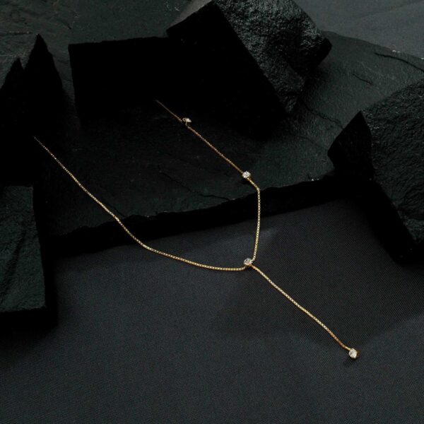 Colar Dourado Gravatinha com Pontos de Luz - Imagem 3